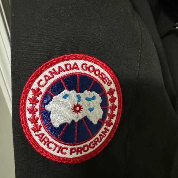 ❌❌SOLD ❌❌Canada Goose Victoria Parka - Black - Picture 5 of 16